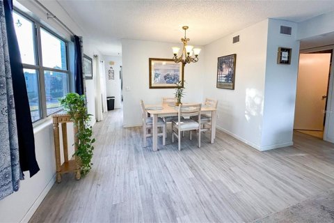 Condo in Clearwater, Florida, 2 bedrooms  № 1781279 - photo 8