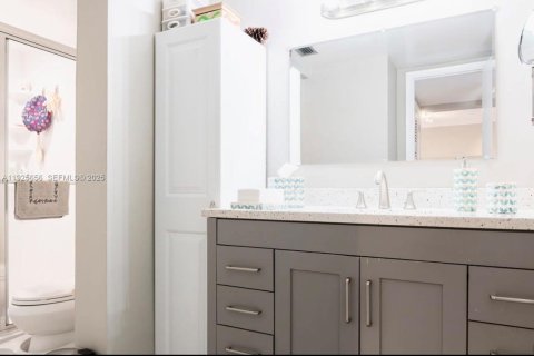 Купить кондоминиум в Майами, Флорида 2 спальни, 91.69м2, № 2039264 - фото 14