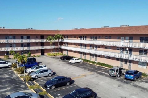 Купить кондоминиум в Майами, Флорида 2 спальни, 91.69м2, № 2039264 - фото 17