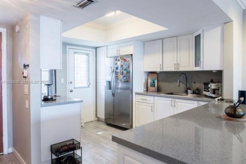 Купить кондоминиум в Майами, Флорида 2 спальни, 91.69м2, № 2039264 - фото 8