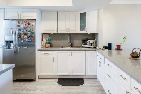 Купить кондоминиум в Майами, Флорида 2 спальни, 91.69м2, № 2039264 - фото 2