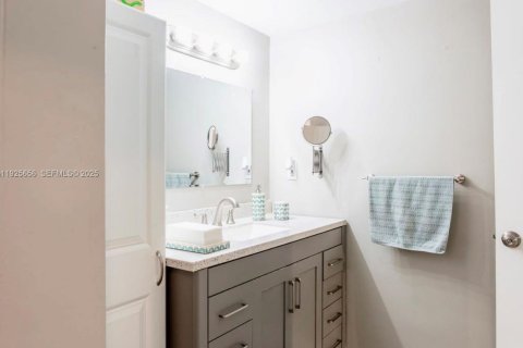 Купить кондоминиум в Майами, Флорида 2 спальни, 91.69м2, № 2039264 - фото 13