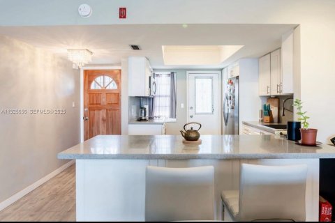 Купить кондоминиум в Майами, Флорида 2 спальни, 91.69м2, № 2039264 - фото 11