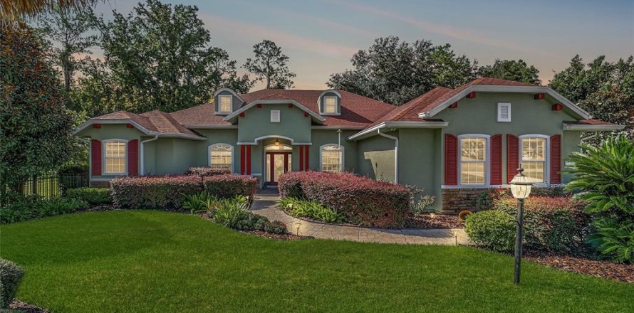 Casa en Ocala, Florida 3 dormitorios, 228.08 m2 № 2302949