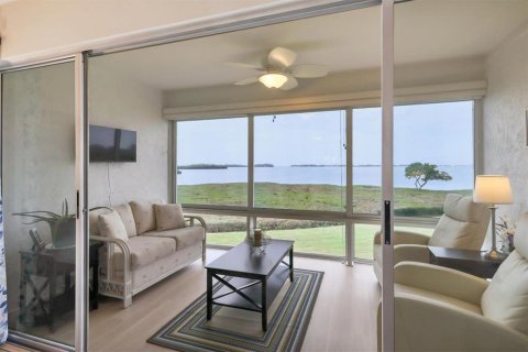Condo in Bradenton, Florida, 2 bedrooms  № 1732951 - photo 24