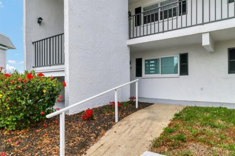Condo in Bradenton, Florida, 2 bedrooms  № 1732951 - photo 2