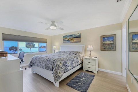 Condo in Bradenton, Florida, 2 bedrooms  № 1732951 - photo 16