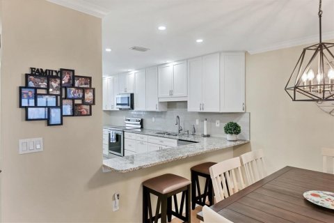 Condo in Bradenton, Florida, 2 bedrooms  № 1732951 - photo 14