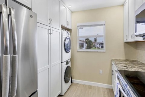 Condo in Bradenton, Florida, 2 bedrooms  № 1732951 - photo 10
