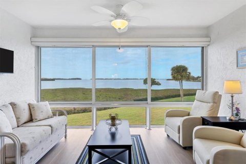 Condo in Bradenton, Florida, 2 bedrooms  № 1732951 - photo 3