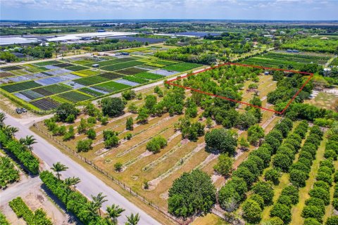 Propiedad comercial en venta en Homestead, Florida № 2011434 - foto 5