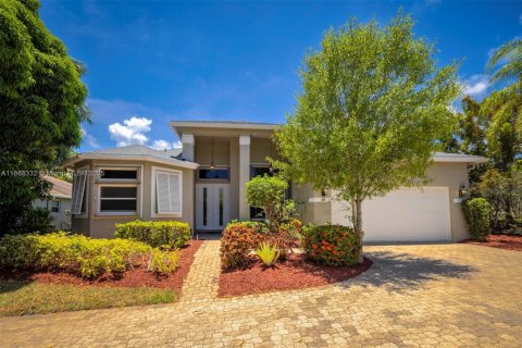 House in Boynton Beach, Florida 4 bedrooms, 218.78 sq.m. № 1897564 - photo 1