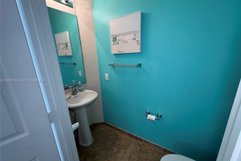 Снять в аренду таунхаус в Помпано-Бич, Флорида 3 спальни, 133.78м2, № 2027747 - фото 9