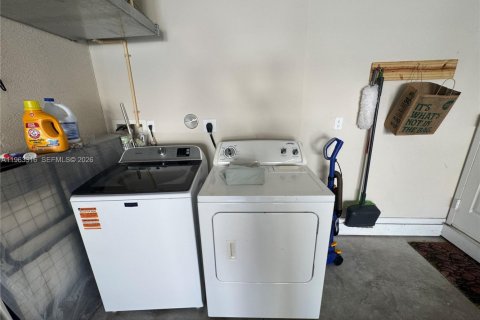 Снять в аренду таунхаус в Помпано-Бич, Флорида 3 спальни, 133.78м2, № 2027747 - фото 28