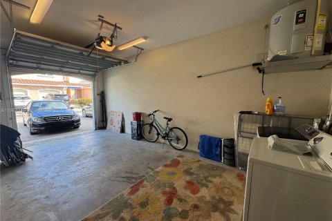 Снять в аренду таунхаус в Помпано-Бич, Флорида 3 спальни, 133.78м2, № 2027747 - фото 25