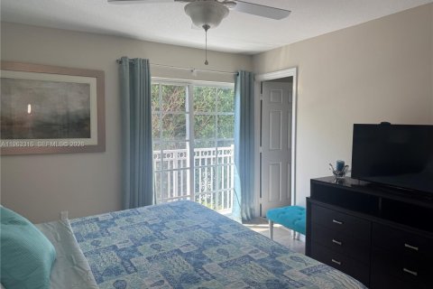 Снять в аренду таунхаус в Помпано-Бич, Флорида 3 спальни, 133.78м2, № 2027747 - фото 11