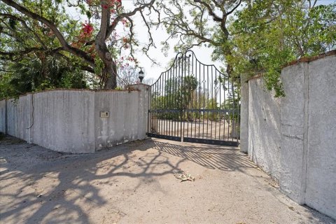 House in Sarasota, Florida 5 bedrooms, 648.92 sq.m. № 1602221 - photo 17