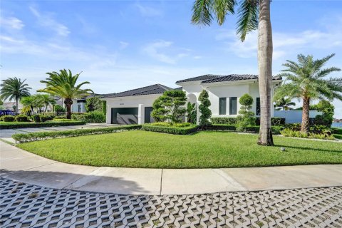 House in Miramar, Florida 5 bedrooms, 304.07 sq.m. № 1944245 - photo 5