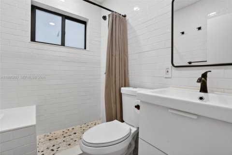 Commercial property in Miami, Florida 286.23 sq.m. № 2185843 - photo 22