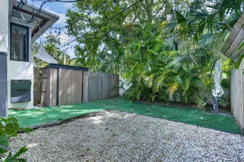 Commercial property in Miami, Florida 286.23 sq.m. № 2185843 - photo 27