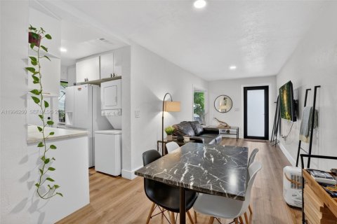 Commercial property in Miami, Florida 286.23 sq.m. № 2185843 - photo 19