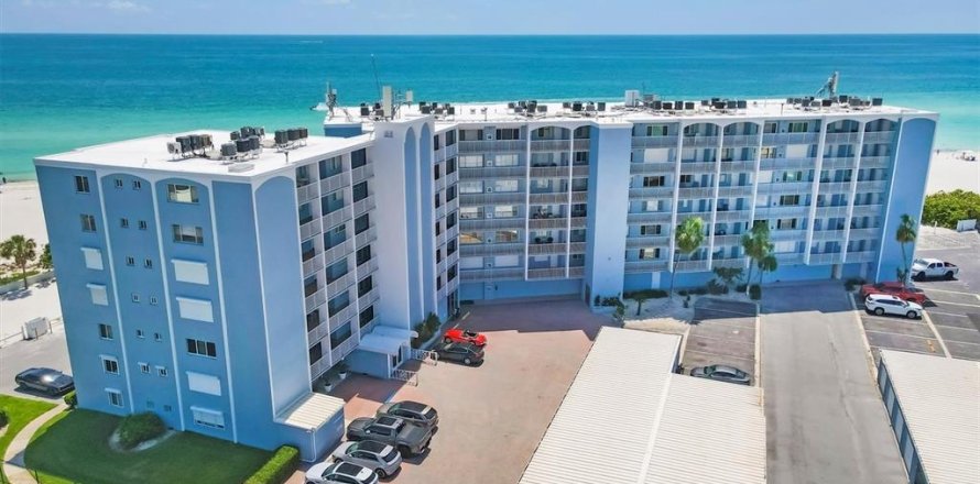 Condominio en Holmes Beach, Florida, 2 dormitorios № 1755474
