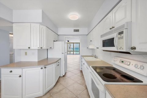 Condominio en venta en Holmes Beach, Florida, 2 dormitorios, 98.2 m2 № 1755474 - foto 12