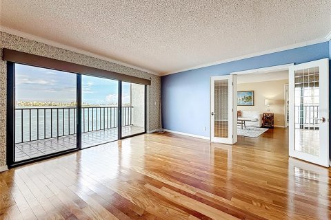 Condo in Clearwater, Florida, 2 bedrooms  № 1880998 - photo 17