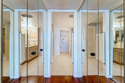 Condo in Clearwater, Florida, 2 bedrooms  № 1880998 - photo 25