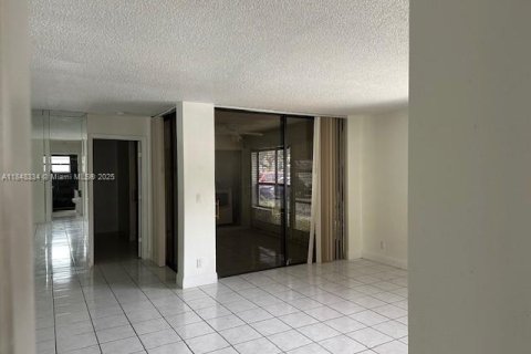 Condo in Coconut Creek, Florida, 3 bedrooms  № 1848985 - photo 8