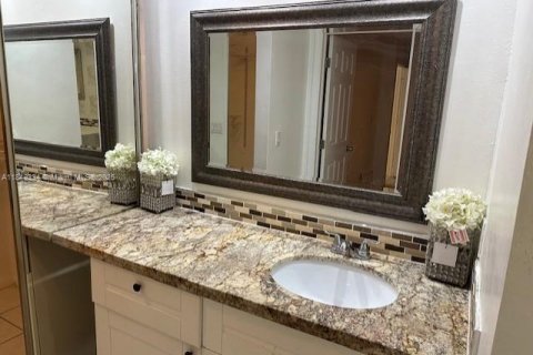 Condo in Coconut Creek, Florida, 3 bedrooms  № 1848985 - photo 10