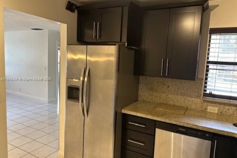 Condo in Coconut Creek, Florida, 3 bedrooms  № 1848985 - photo 3