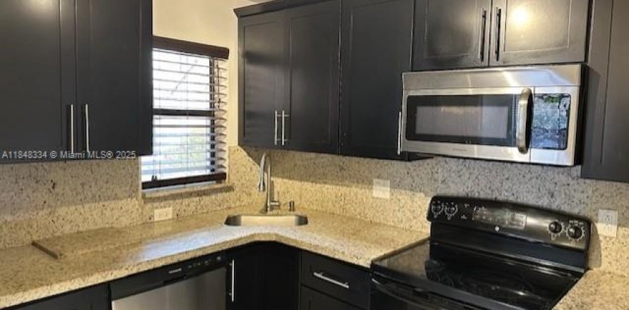 Condo in Coconut Creek, Florida, 3 bedrooms  № 1848985