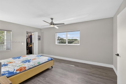 Condo in Pembroke Pines, Florida, 2 bedrooms № 2186096 - photo 16