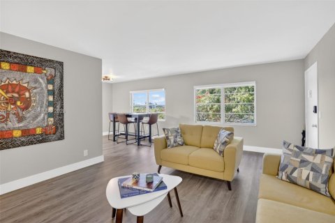 Condo in Pembroke Pines, Florida, 2 bedrooms № 2186096 - photo 11