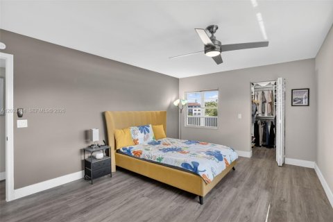 Condo in Pembroke Pines, Florida, 2 bedrooms № 2186096 - photo 17