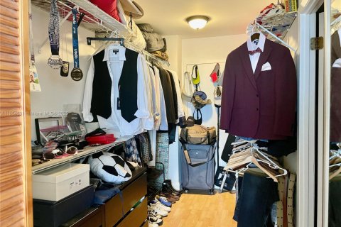 Снять в аренду кондоминиум в Авентура, Флорида 2 спальни, 117.8м2, № 1928276 - фото 10