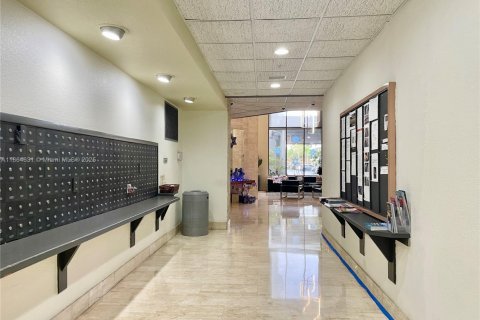 Снять в аренду кондоминиум в Авентура, Флорида 2 спальни, 117.8м2, № 1928276 - фото 18