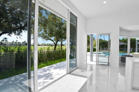 House in Boca Raton, Florida 6 bedrooms, 390.28 sq.m. № 1732082 - photo 24