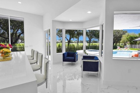 House in Boca Raton, Florida 6 bedrooms, 390.28 sq.m. № 1732082 - photo 23