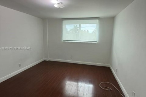 Condo in Sunny Isles Beach, Florida, 2 bedrooms  № 2401283 - photo 5