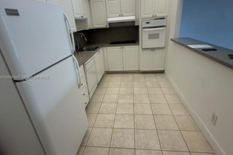 Condo in Sunny Isles Beach, Florida, 2 bedrooms  № 2401283 - photo 2