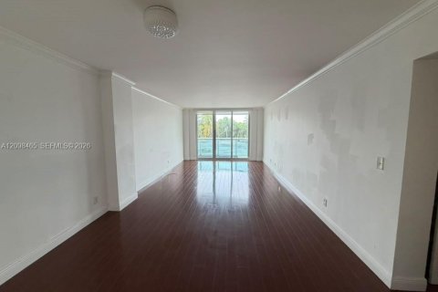 Condo in Sunny Isles Beach, Florida, 2 bedrooms № 2401283