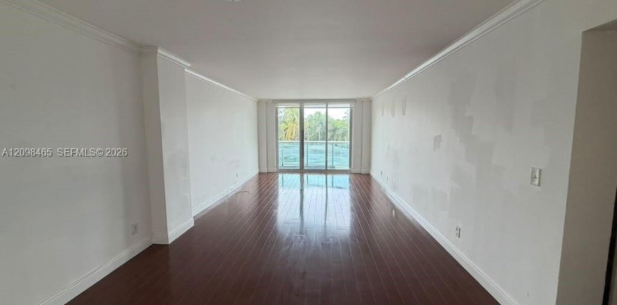 Condo in Sunny Isles Beach, Florida, 2 bedrooms  № 2401283