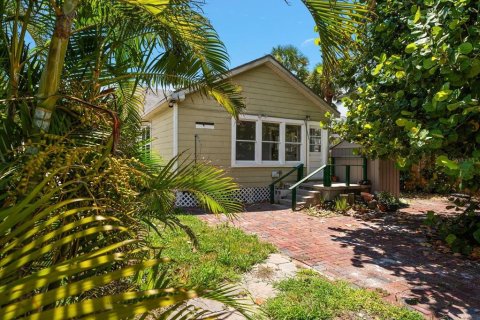 House in Treasure Island, Florida 3 bedrooms, 144.56 sq.m. № 1852882 - photo 16