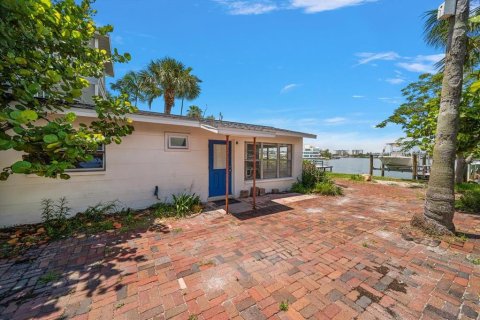 House in Treasure Island, Florida 3 bedrooms, 144.56 sq.m. № 1852882 - photo 26