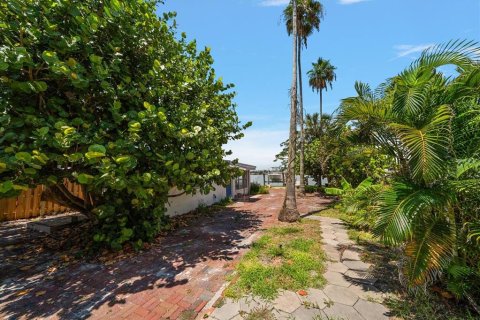House in Treasure Island, Florida 3 bedrooms, 144.56 sq.m. № 1852882 - photo 25