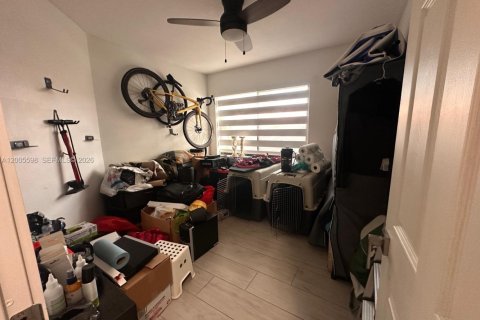 Adosado en venta en Hialeah, Florida, 3 dormitorios, 113.25 m2 № 2069898 - foto 27