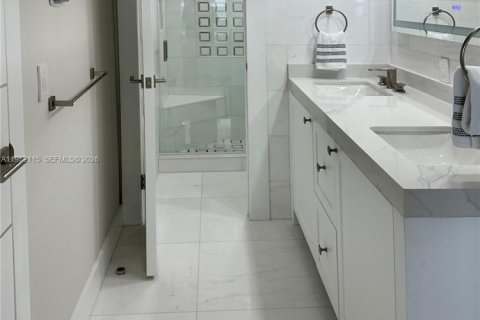 Copropriété à louer à Miami Beach, Floride: 2 chambres, 99.41 m2 № 2008555 - photo 14