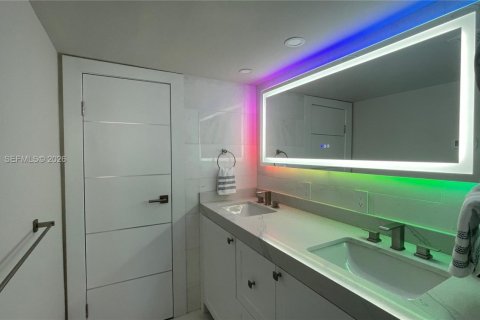 Copropriété à louer à Miami Beach, Floride: 2 chambres, 99.41 m2 № 2008555 - photo 11
